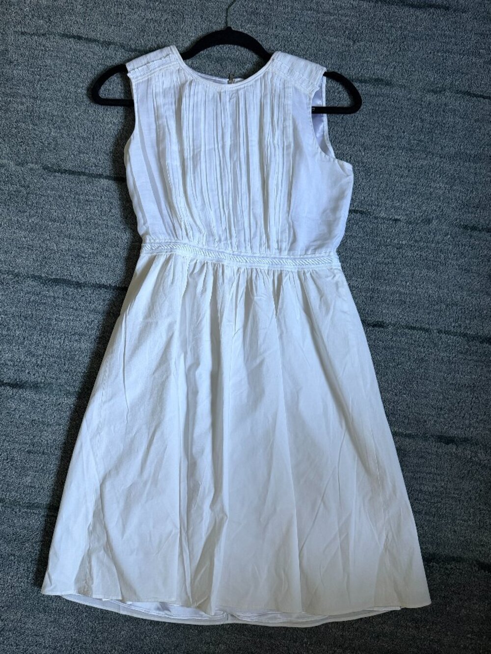 T Tahari White Pintuck Fit & Flare Dress — Romantic Style | Size 2